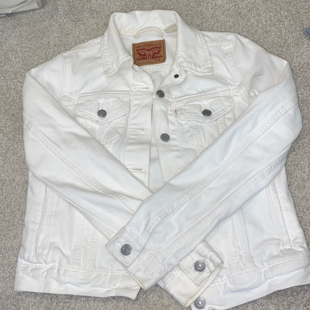 White Levi’s Jean Jacket